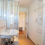 Apartment B - Parken, Stilvoll, Modern & Cozy Im Zentrum Von *