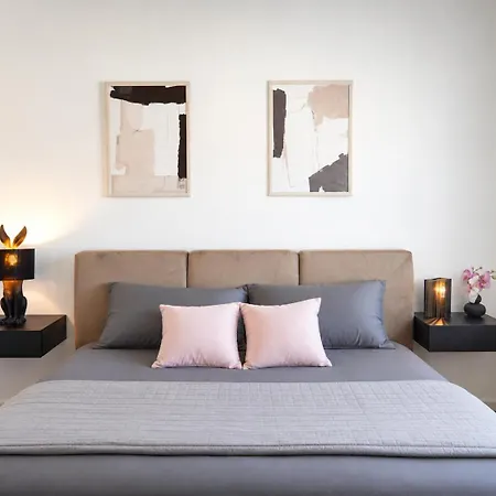 B - Parken, Stilvoll, Modern & Cozy Im Zentrum Von Appartamento
